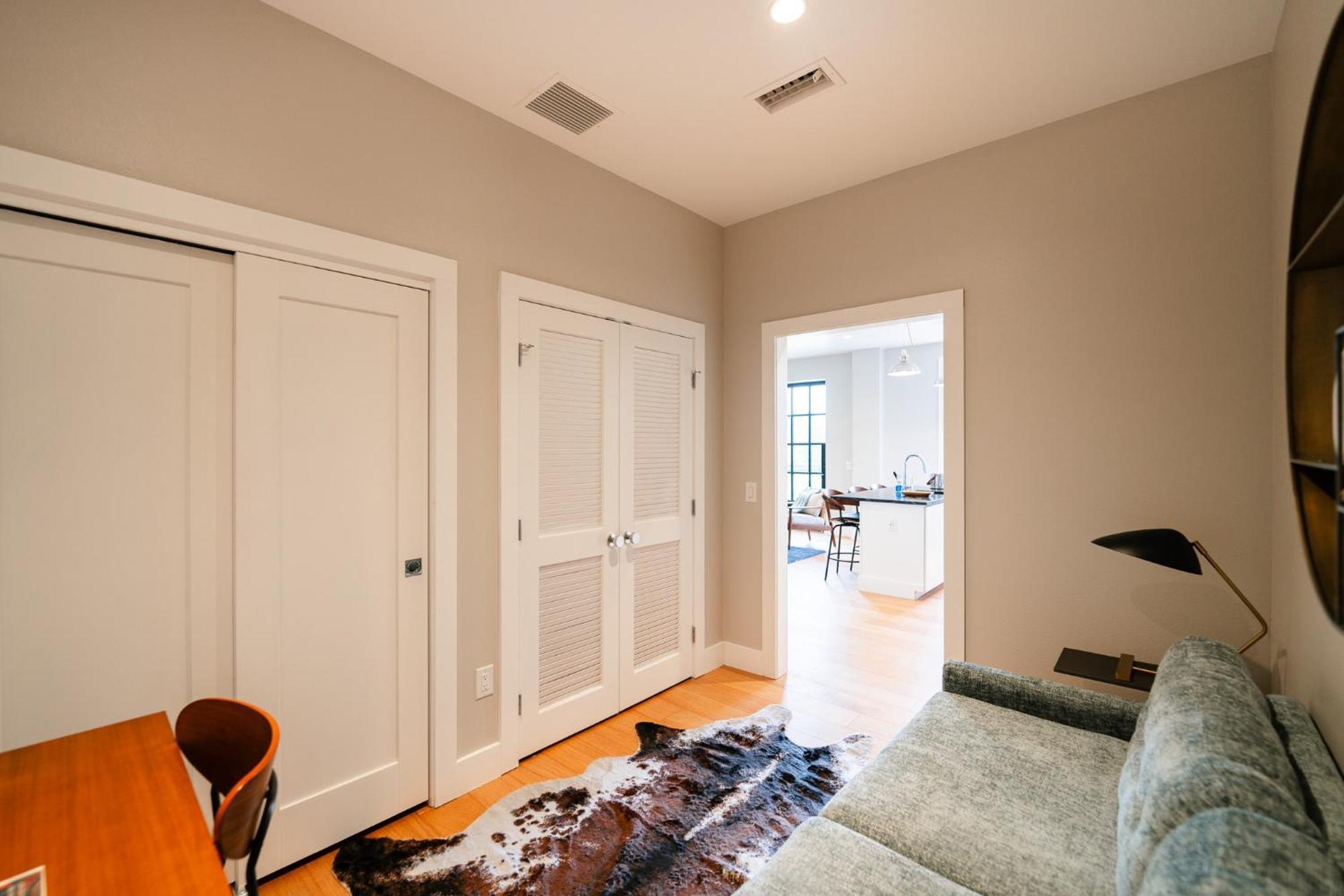 Western 1924 Luxury Lofts Martindale ภายนอก รูปภาพ
